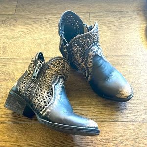 Authentic leather Rustic Booties.